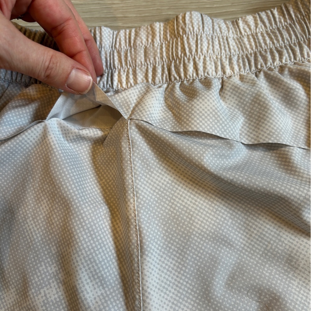 Athleta Women’s Grey Printed Hustle 3in Short - XS - Picture 5 of 7